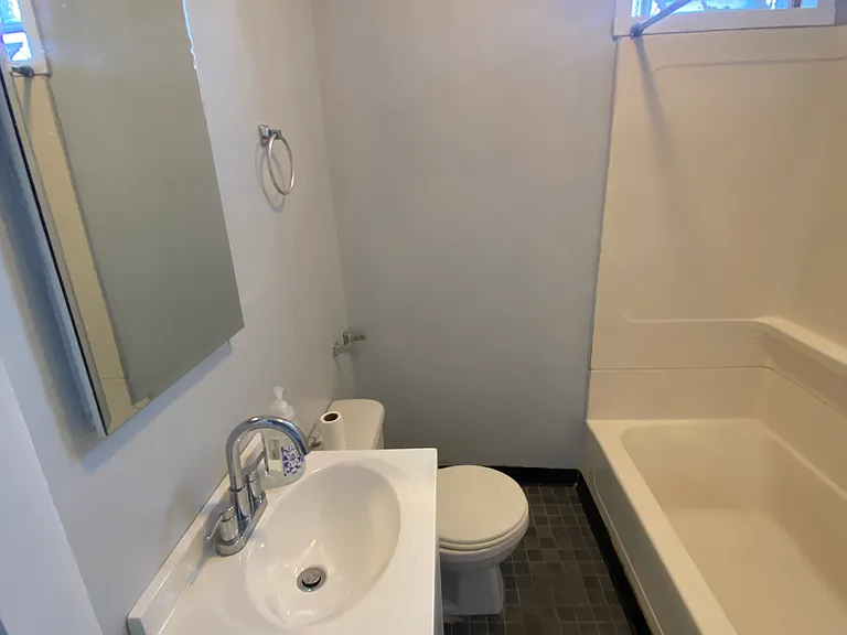 4848 S Honore St #C2 — Photo 5
