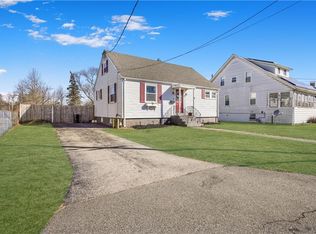 96 Centre St, Somerset, MA 02726