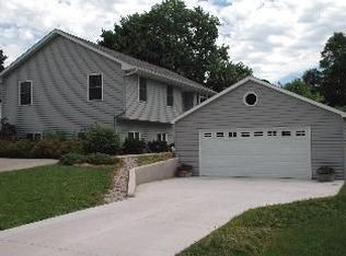 37941 N Watts Ave, Spring Grove, IL 60081