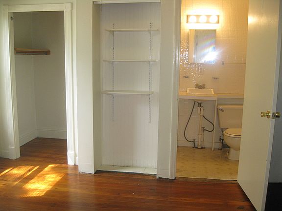 3rd image of 349 Oldham Ave