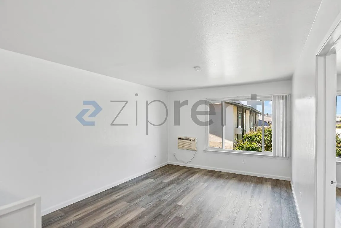 Building Photo - 100 Village Dr #206