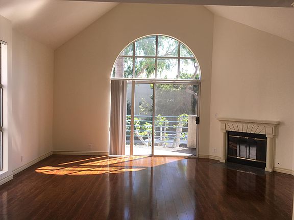 2nd image of 645 Huntley Dr APT 2
