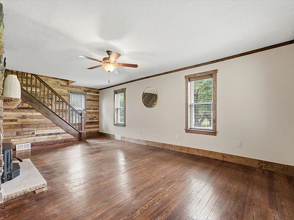 4th image of 774 Pittsburgh Rd