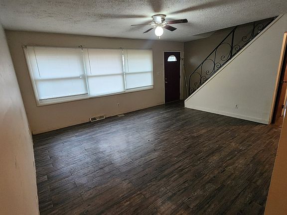4th image of 2330 Buckeye Cir