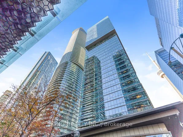 12 York St #1910, Toronto, ON M5J 0E4