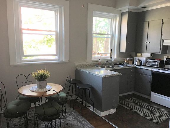 4th image of 2522 Grove Ave APT 1