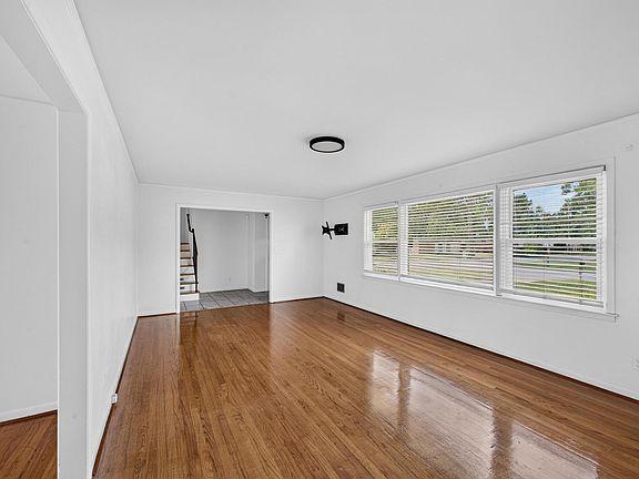 5th image of 701 Hammond Dr