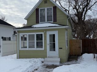 516 Oak St, Grand Forks, ND 58201