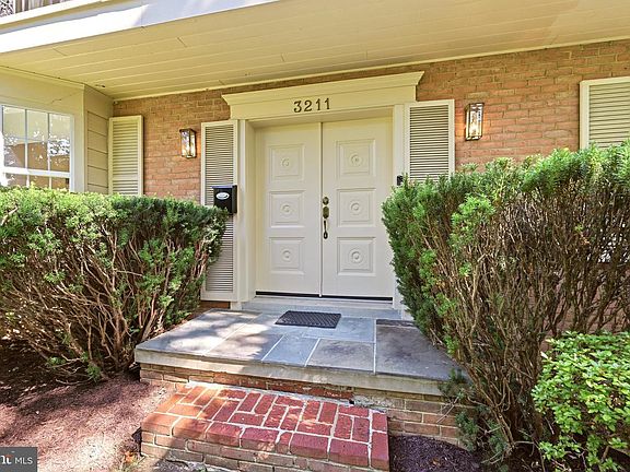 2nd image of 3211 Farmington Dr