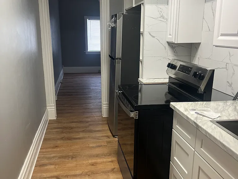 215 Main St #3 — Photo 5