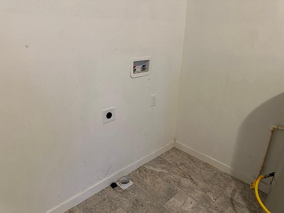 4th image of 122 Rankin Ave #122