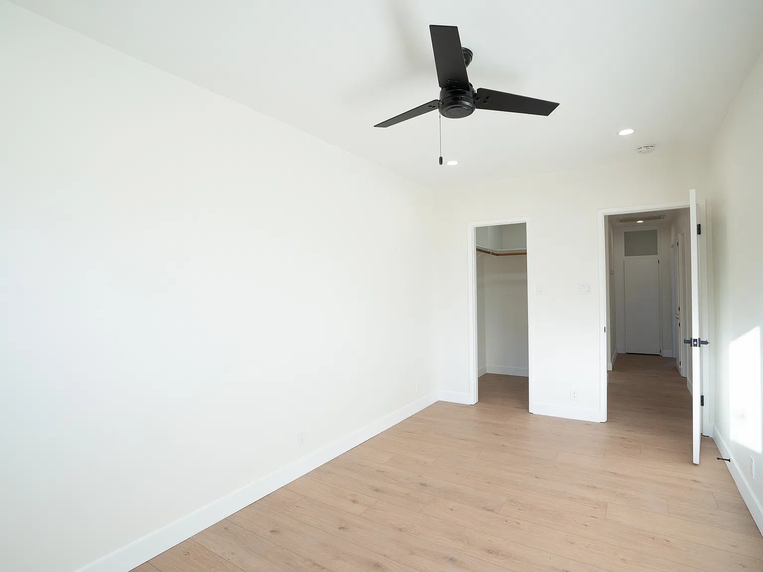 3 bed, 1620 sqft, $6,750 — Photo 3