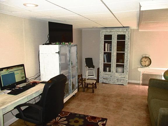 4th image of 717 N Lott Blvd