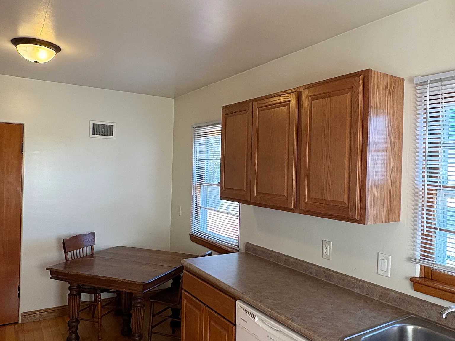 2216 Washington St — Photo 2
