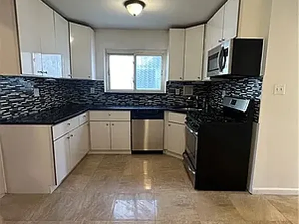 2072 East 68th Street image 2 of 24