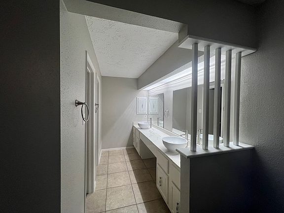 4th image of 22830 Merrymount Dr