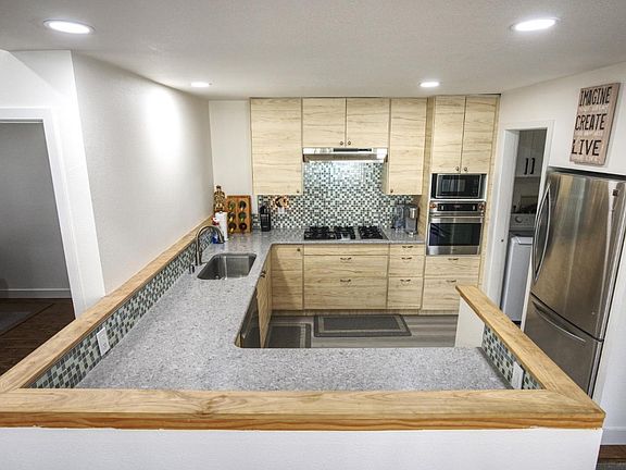 5th image of 418 Mill Pond Dr #418