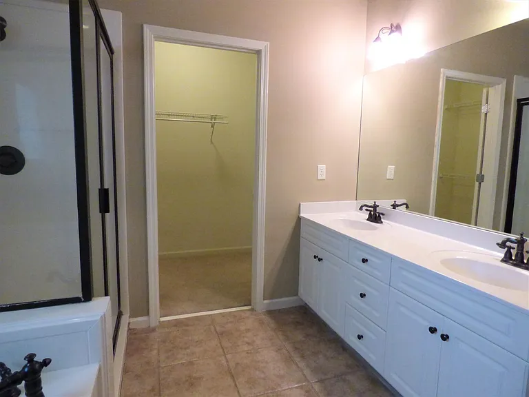 3770 Abbeyglen Way — Photo 9
