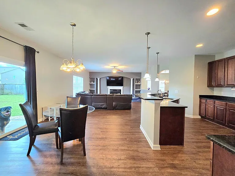 525 Batty Way — Photo 9