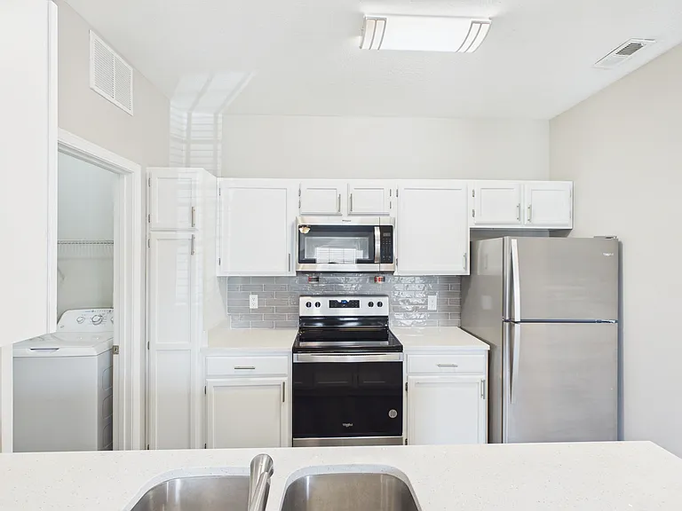 Elevate on Main — Photo 15