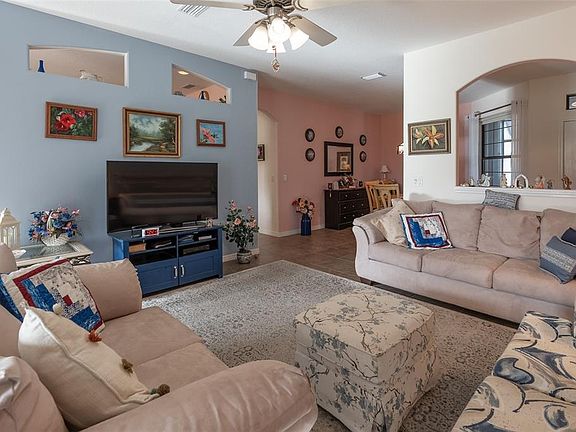 5th image of 15969 SW 14th Avenue Rd