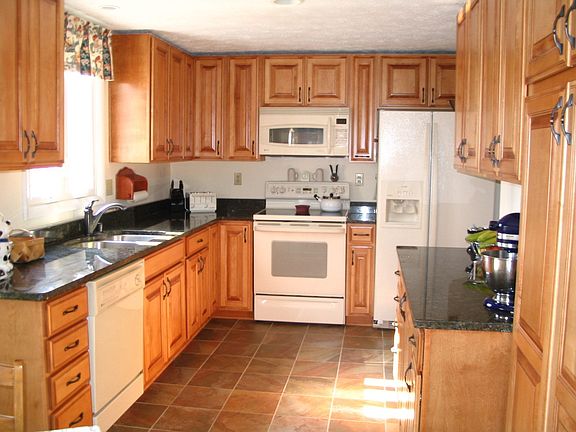 Kitchen redone 2007 -granite counter tops