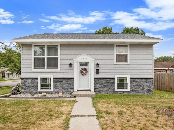 1525 W Indiana Ave, Elkhart, IN 46516