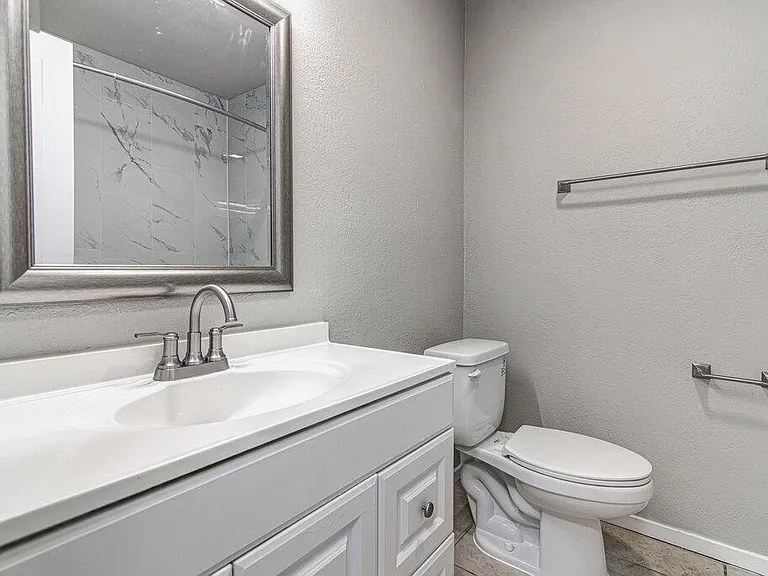 900 Sirocco Dr #B — Photo 17