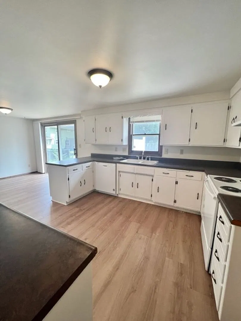 Trojan Sorrento Drive Duplex — Photo 4