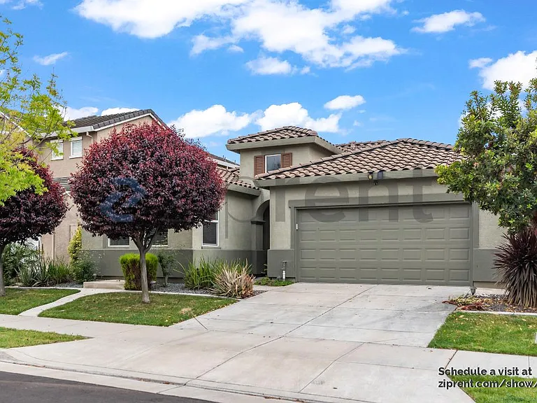 276 Colonial Trl — Photo 2
