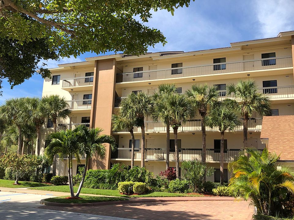 1st image of 901 Seafarer Cir APT 401