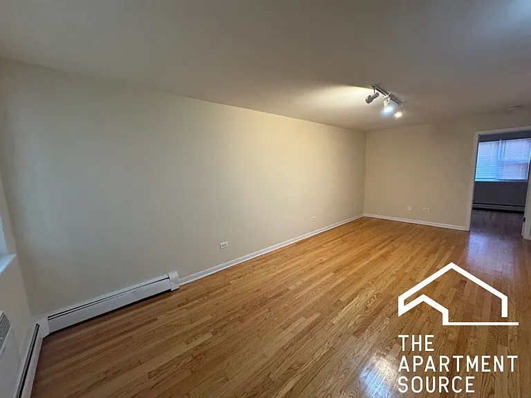 4056 N California Ave #2C — Photo 2
