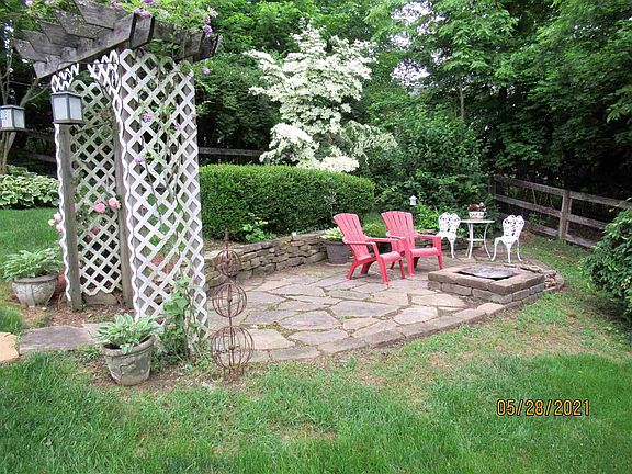 5th image of 3960 Sherbourne Dr