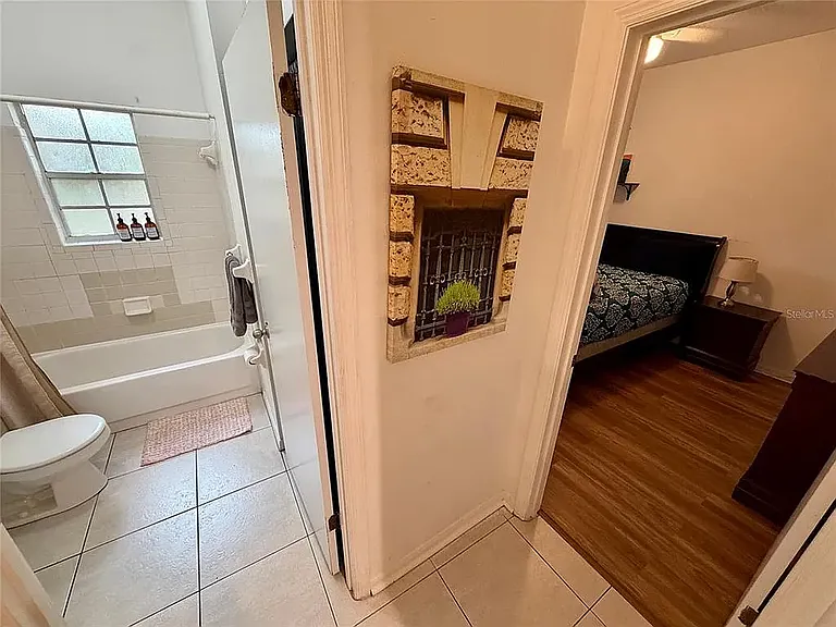 408 NW 5th Ave #B — Photo 6