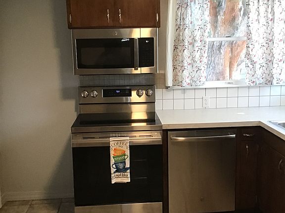 5th image of 1707 J St