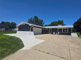 482 Fairwood Dr, Tallmadge, OH 44278