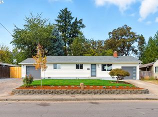 470 E Gloucester St, Gladstone, OR 97027