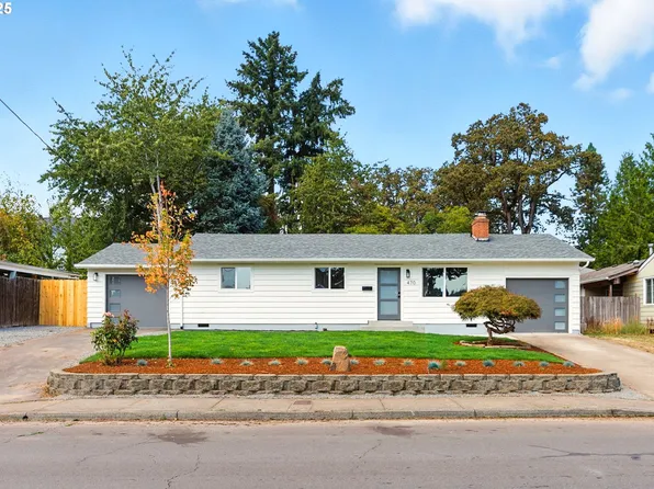 470 E Gloucester St, Gladstone, OR 97027