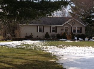 8807 Beach Rd, Brewerton, NY 13029