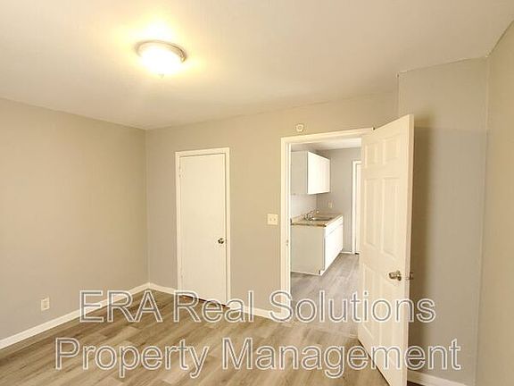 2nd image of 2190 Safford Ave