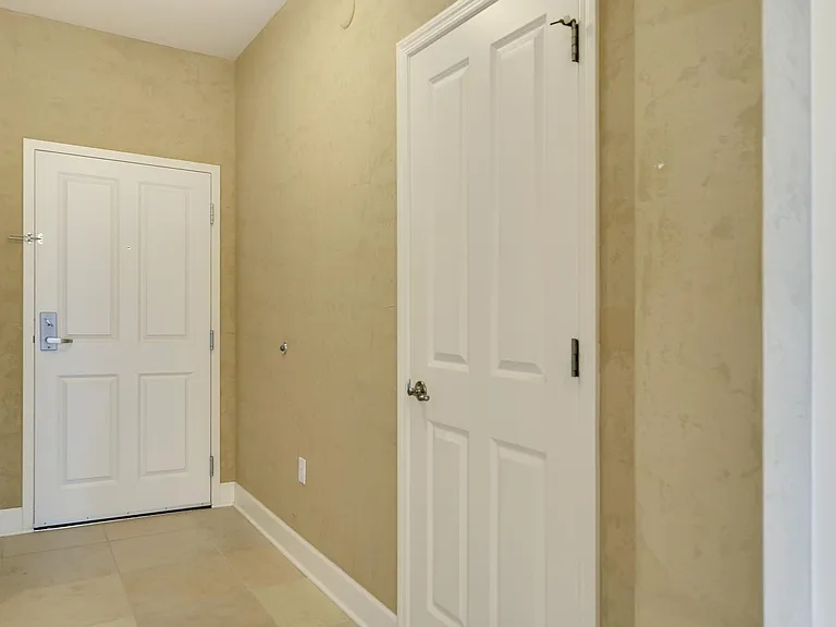 500 E Grant St #210 — Photo 4