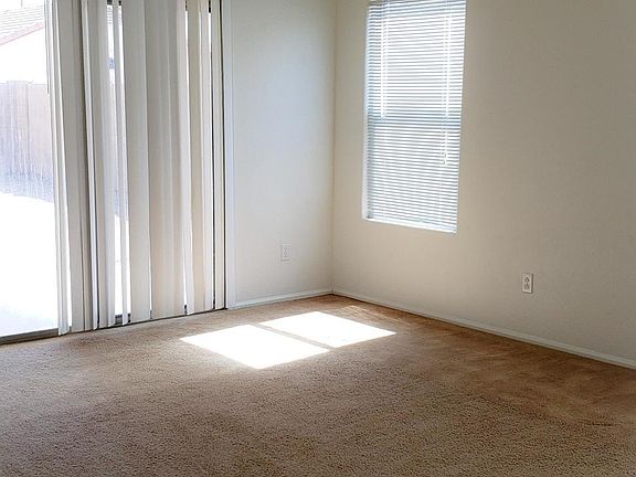 3rd image of 2865 S 161st Dr