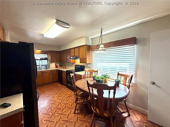 5th image of 607 Cunningham St
