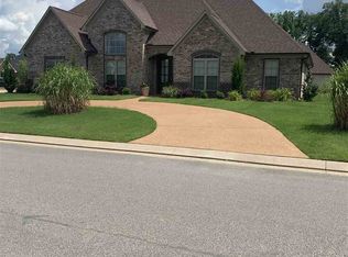 8 Nathan Dr, Jackson, TN 38305