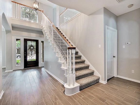 5th image of 13414 Oak Alley Ln
