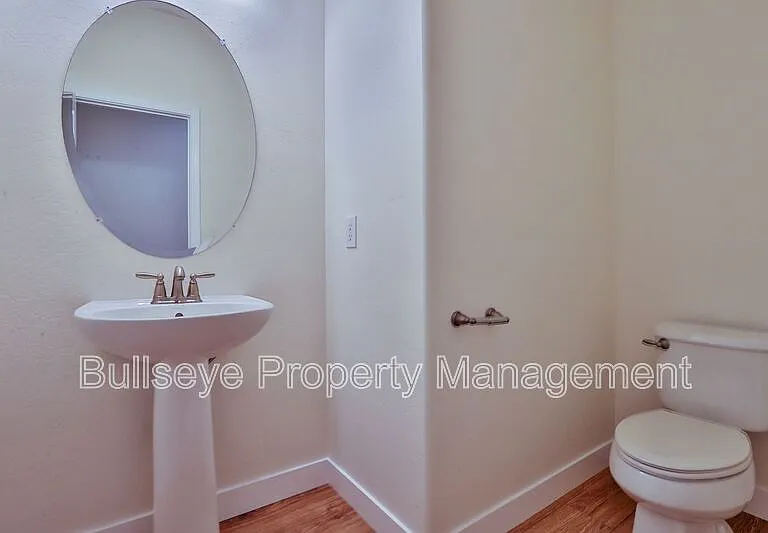 7321 N 89th Dr — Photo 6