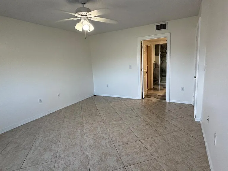 7866 Trent Dr — Photo 19