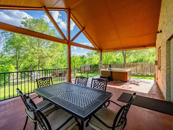 325 Guadalupe St, Kerrville, TX 78028