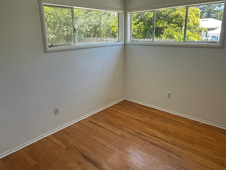 339 Chilverton St — Photo 7