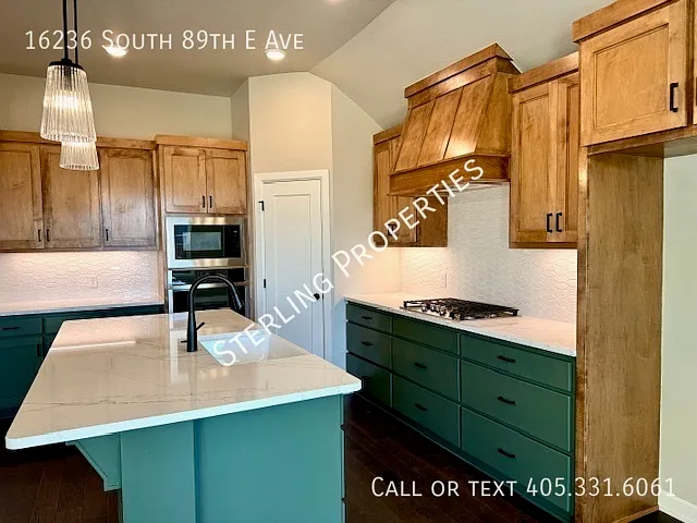 16236 S 89th East Ave — Photo 17